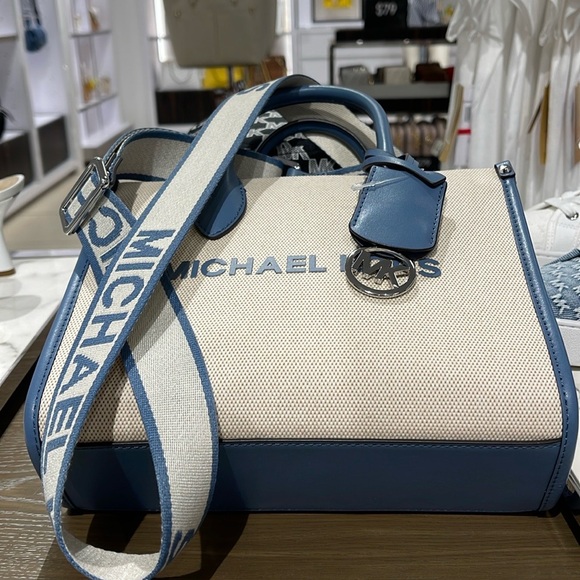 Michael Kors Mirella Small Shopper Top Zip Logo Crossbody XBODY Bag MK
Denim
NWT - Picture 9 of 16